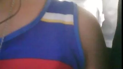 Skönhet med svensk xxnx naturliga mjölkning frisk siede