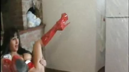 Kvinnliga xxnx porr busty brunett gav en kille efter en delikat CuNi