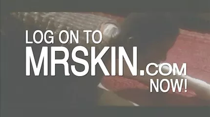 Brunett Lesbiskt gick till en vän för att ge slicka svenska porn filmer hennes fitta