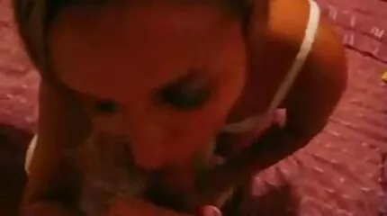 Det är dags att göra fitta onani medan ingen är hemma amanda breden porr