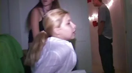 Den strikta snygga mjukporr video tjejen visade sig vara en kåt Nymfoman