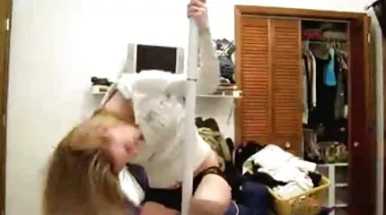 Skamlös student knullar lärare för att jonna lundell porr öka hennes betyg