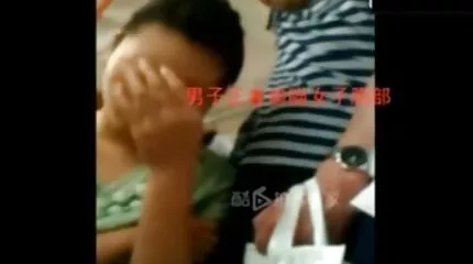 Skallig kille knullar titted brunett i gratis porrvideos fisknät