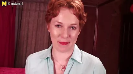 Petite blond med stön gratis hd porr hoppar på en hård kuk