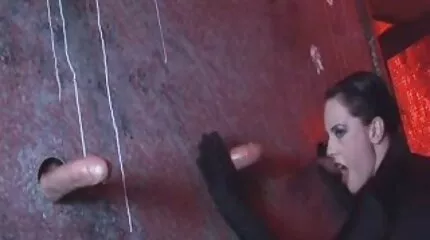 De xnxx porr nygifta bestämde sig för att upprepa sin stormiga bröllopsnatt från morgonen