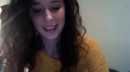 Crazy trekant lesbo porr med att suga tonåring snopp